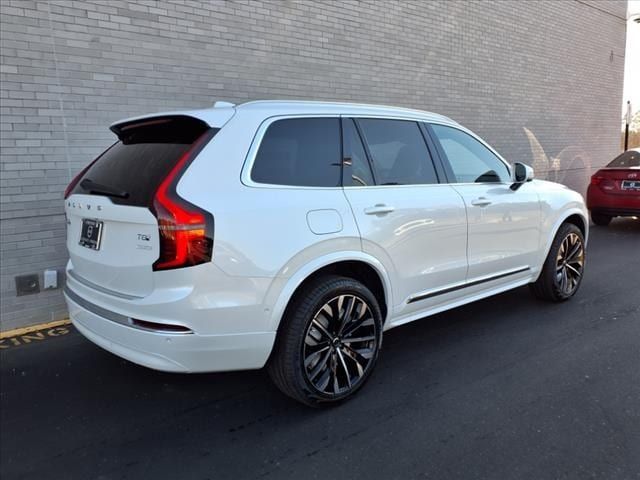 2025 Volvo XC90 Plug-In Hybrid Plus