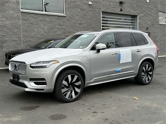 2025 Volvo XC90 Plug-In Hybrid Plus