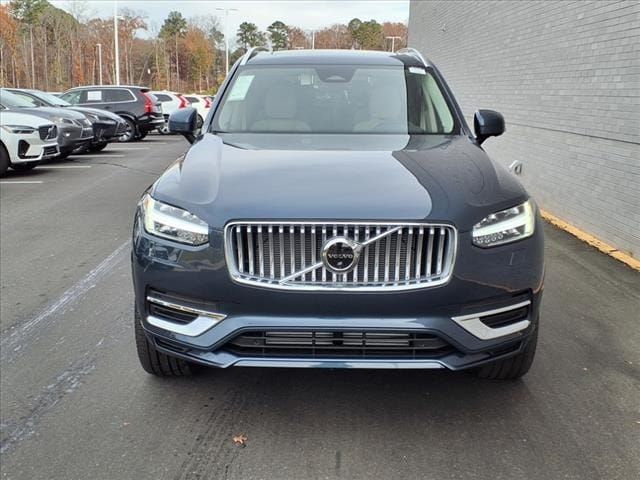 2025 Volvo XC90 Plug-In Hybrid Plus