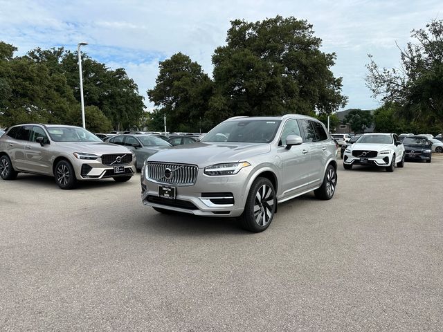 2025 Volvo XC90 Plug-In Hybrid Plus