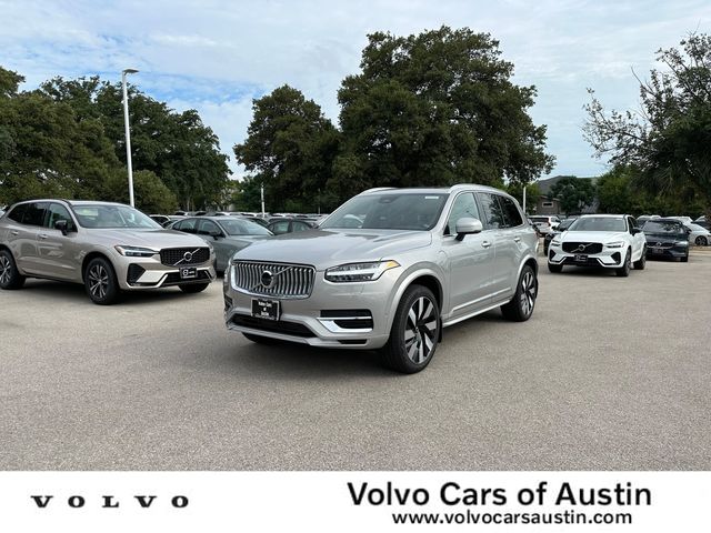 2025 Volvo XC90 Plug-In Hybrid Plus