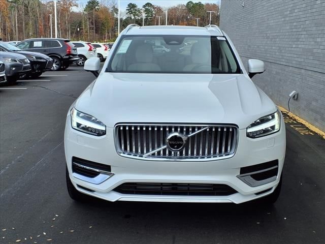 2025 Volvo XC90 Plug-In Hybrid Plus