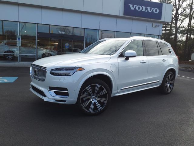 2025 Volvo XC90 Plug-In Hybrid Plus