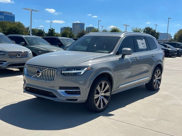 2025 Volvo XC90 Plug-In Hybrid Plus