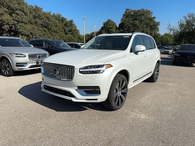 2025 Volvo XC90 Plug-In Hybrid Plus