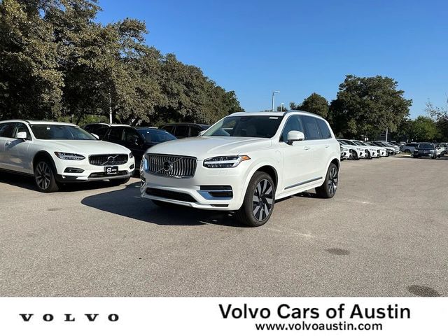 2025 Volvo XC90 Plug-In Hybrid Plus