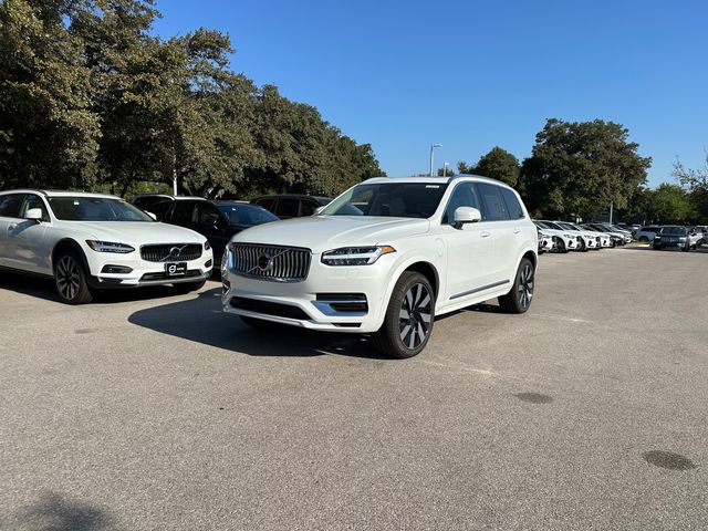 2025 Volvo XC90 Plug-In Hybrid Plus