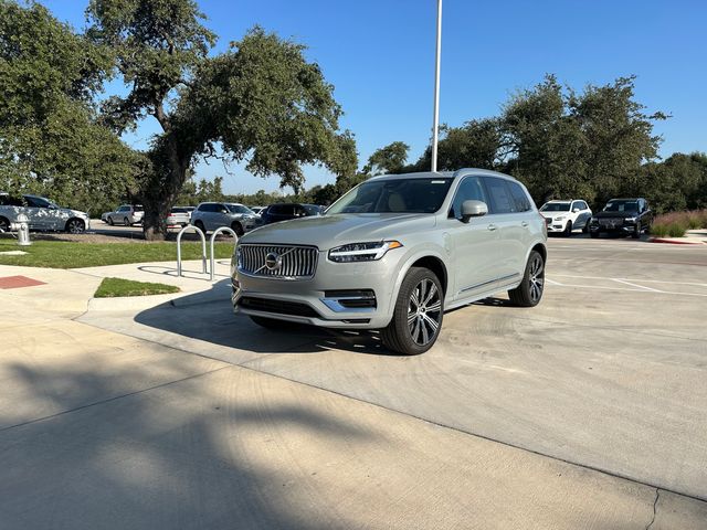 2025 Volvo XC90 Plug-In Hybrid Plus