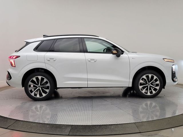 2026 Audi Q3 S line