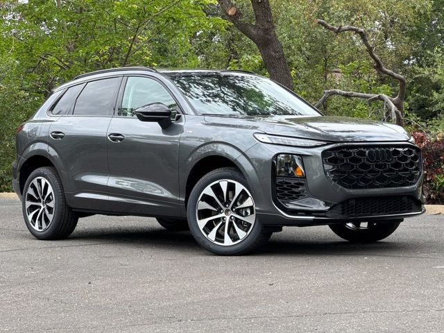2026 Audi Q3 S line