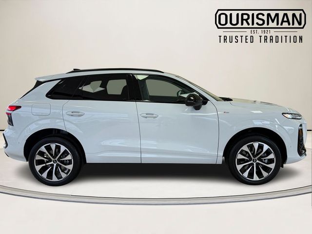 2026 Audi Q3 S line