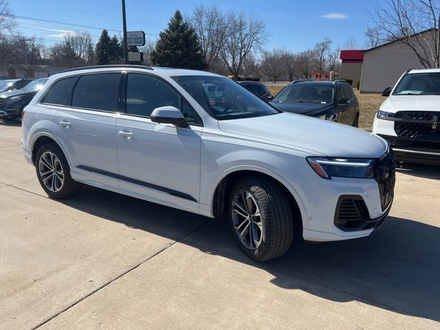 2026 Audi Q7 Premium