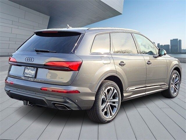 2026 Audi Q7 Premium