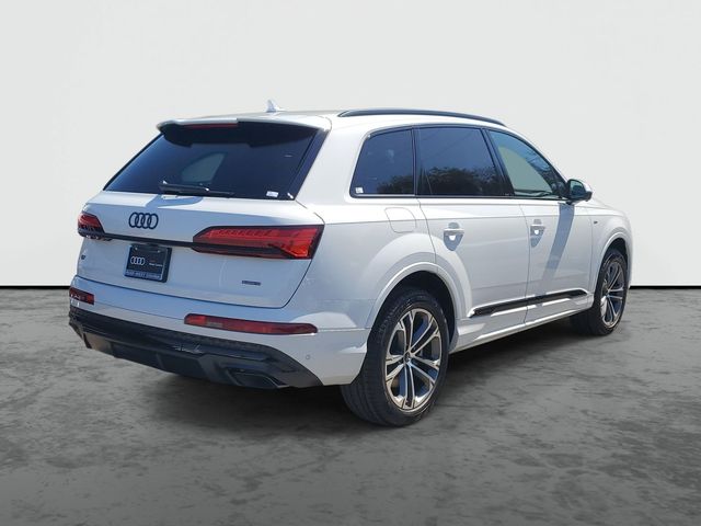2026 Audi Q7 S line Premium