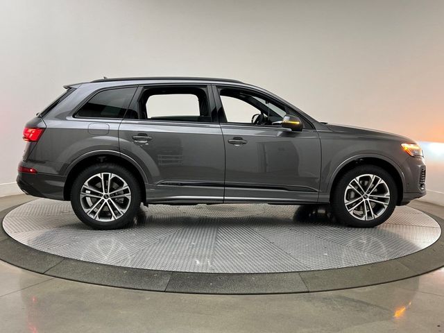 2026 Audi Q7 Premium