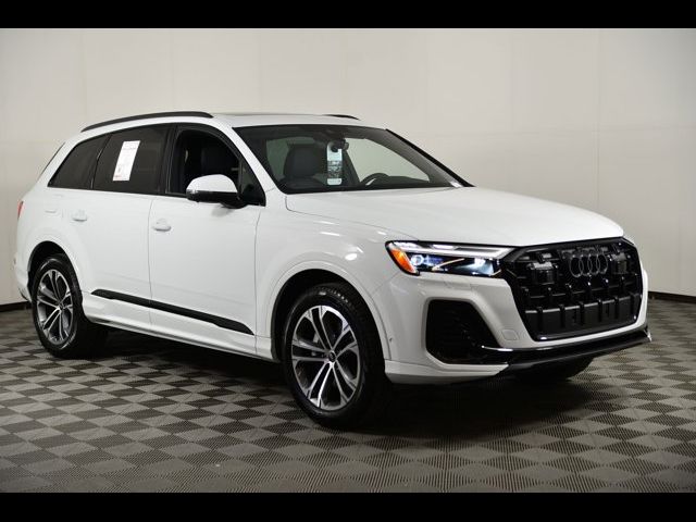 2026 Audi Q7 Premium