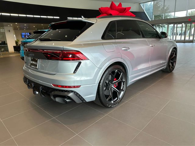 2026 Audi RS Q8 performance