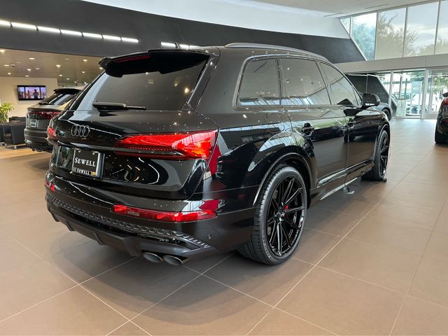 2026 Audi SQ7 Premium Plus