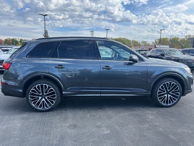 2026 Audi SQ7 Premium Plus