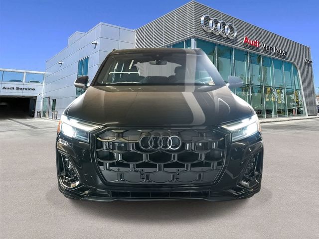 2026 Audi SQ7 Premium Plus