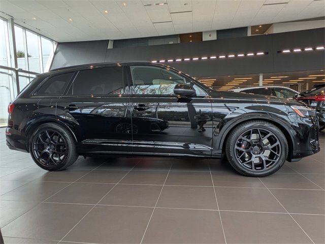 2026 Audi SQ7 Premium Plus