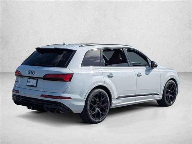 2026 Audi SQ7 Premium Plus