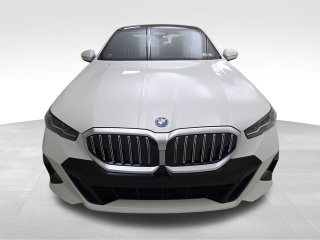 2026 BMW 5 Series 550e xDrive