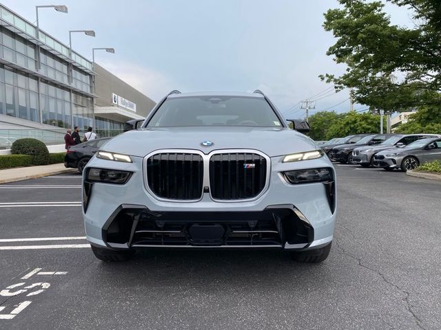 2026 BMW X7 M60i