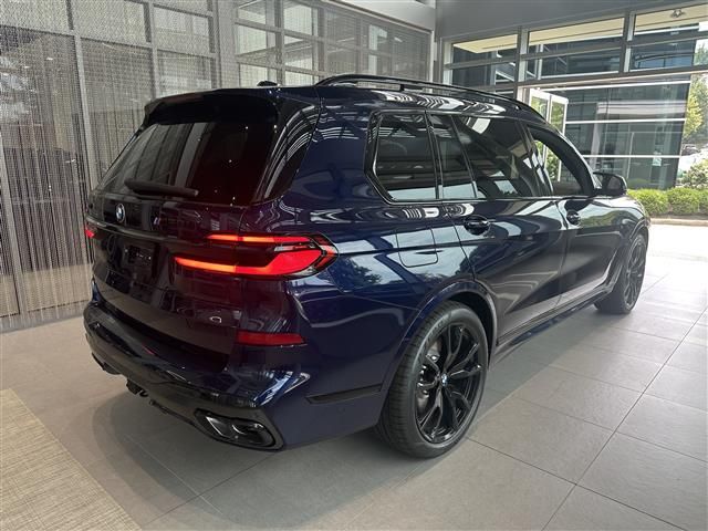2026 BMW X7 M60i