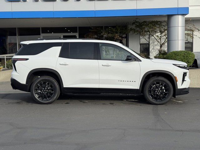 2026 Chevrolet Traverse FWD LT