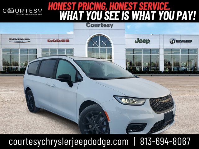 2026 Chrysler Pacifica Limited