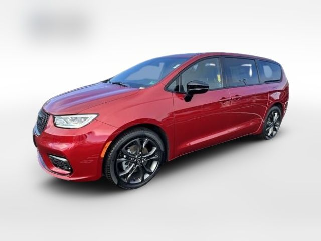 New 2026 Red Chrysler Pacifica Minivan For Sale in Richmond, VA | Auto ...