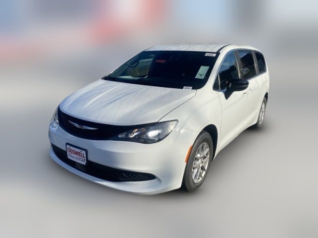 2026 Chrysler Voyager LX