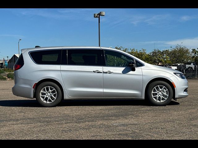 2026 Chrysler Voyager LX