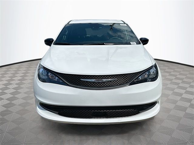 2026 Chrysler Voyager LX