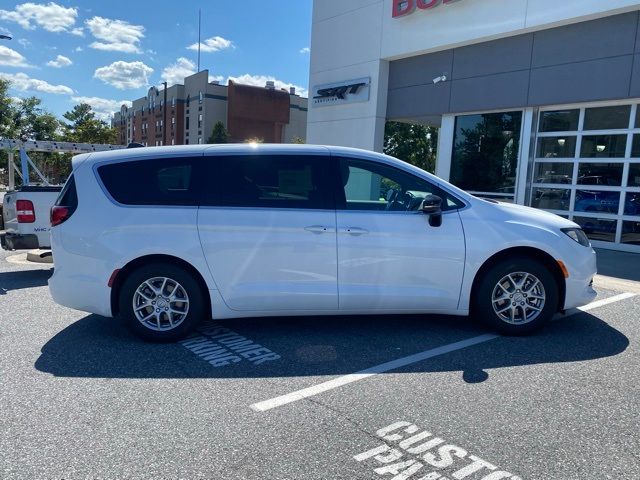 2026 Chrysler Voyager LX