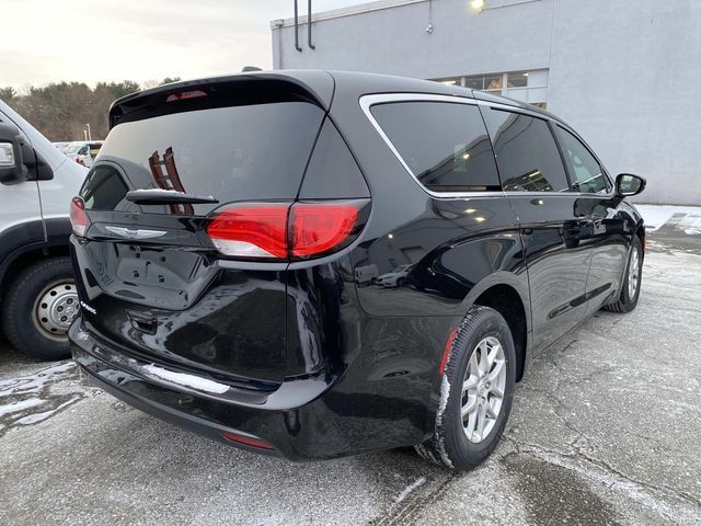 2026 Chrysler Voyager LX