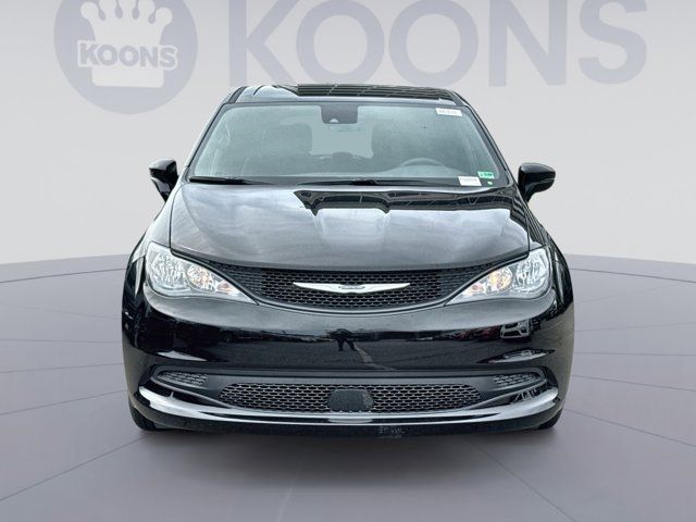 2026 Chrysler Voyager LX