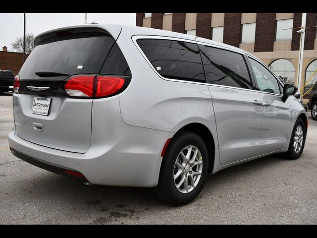 2026 Chrysler Voyager LX