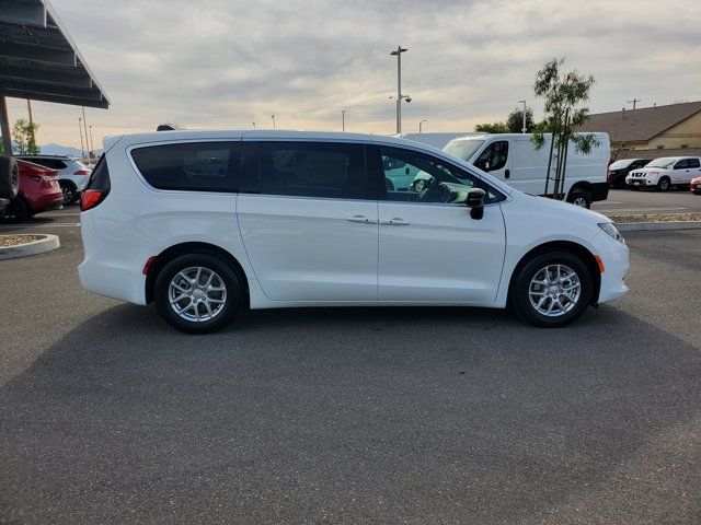 2026 Chrysler Voyager LX