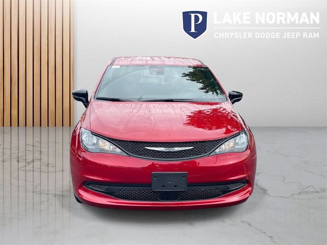 2026 Chrysler Voyager LX