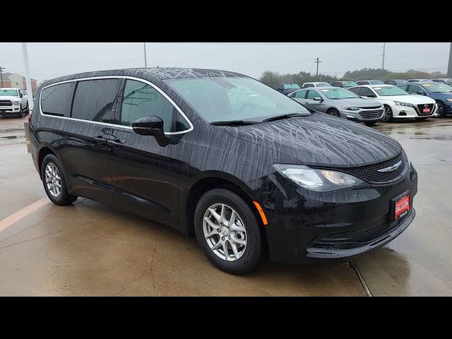2026 Chrysler Voyager LX