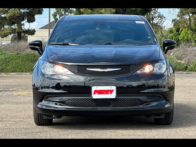 2026 Chrysler Voyager LX