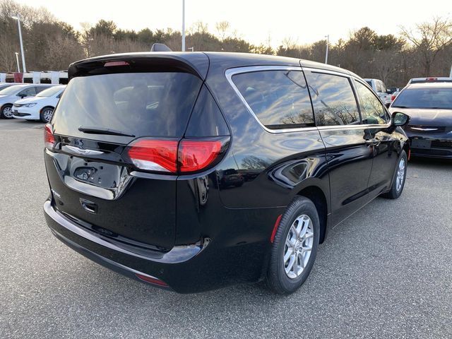 2026 Chrysler Voyager LX