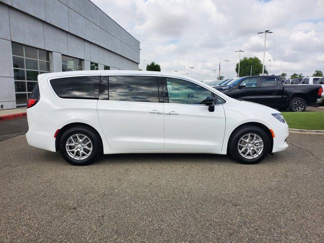 2026 Chrysler Voyager LX