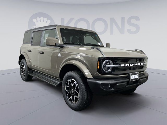 2026 Ford Bronco Outer Banks