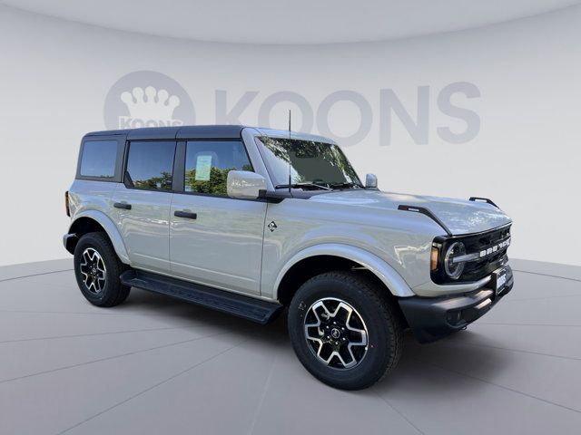 2026 Ford Bronco Outer Banks