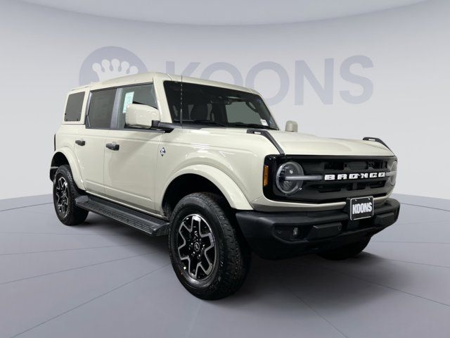 2026 Ford Bronco Outer Banks