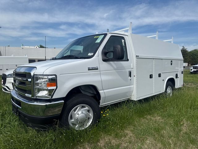 2026 Ford E-Series Base