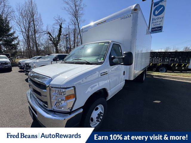 2026 Ford E-Series Base